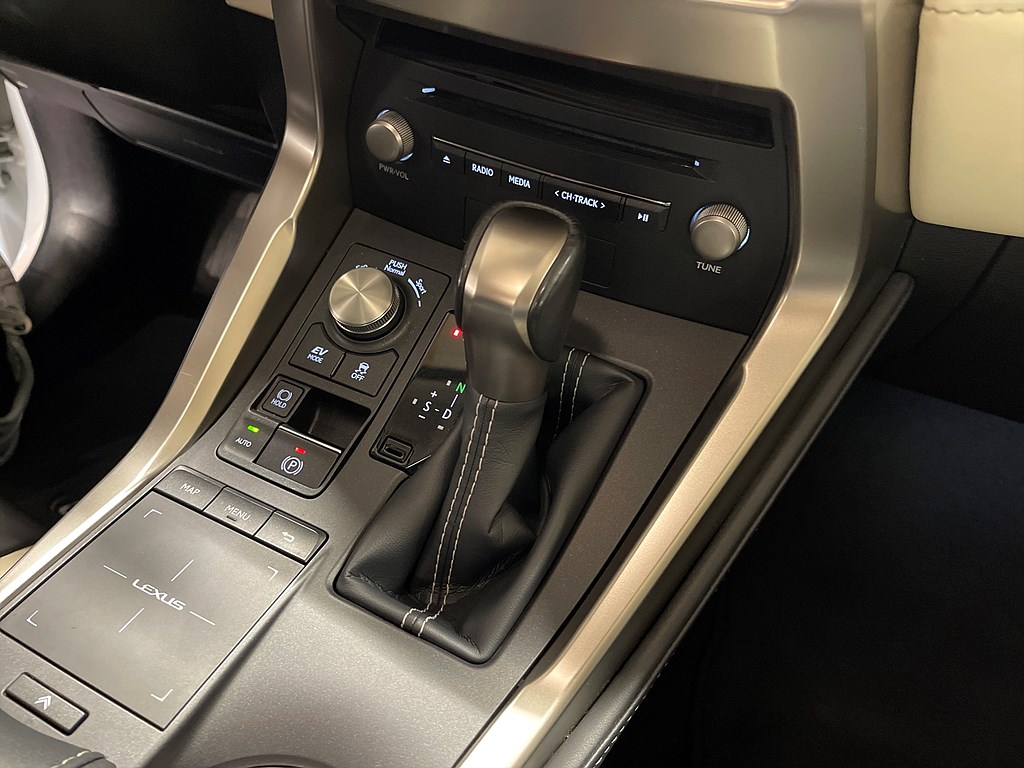 Bild på 300h AWD E-CVT Kyushi Edition 197hk Aut - NAV , BACKKAMERA