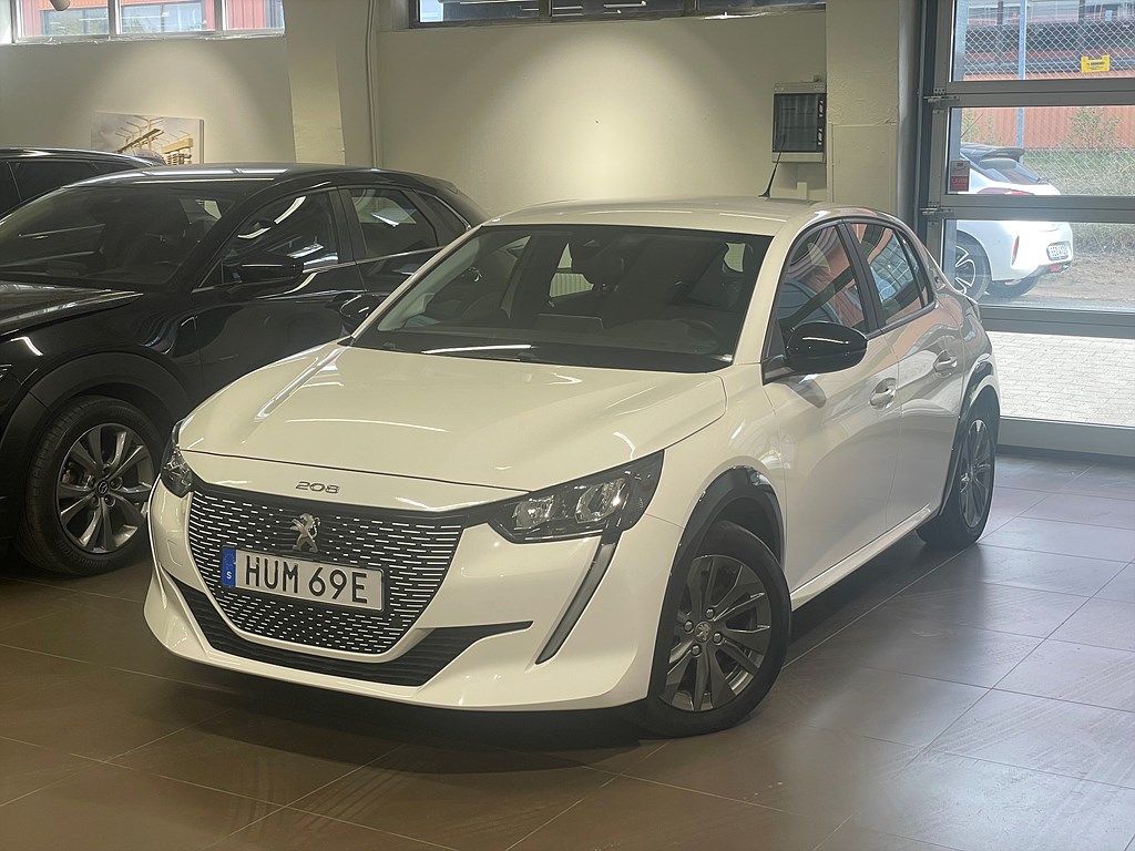 Bild på Active Pack 50kWh 136hk Aut - B-KAMERA, NAV, CARPLAY