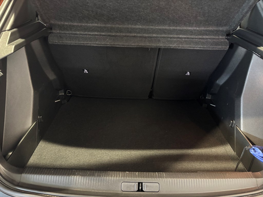 Bild på Active Pack 1.2 PT 100hk - CARPLAY, BACKSENSORER