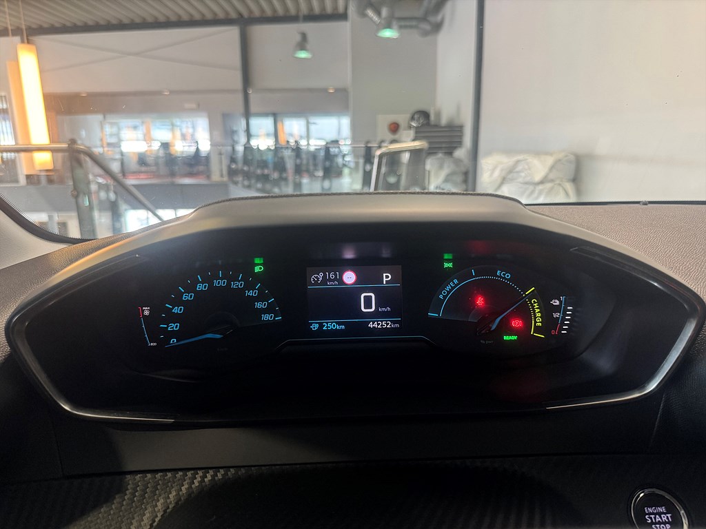 Bild på Active Pack 50kWh 136hk Aut - CARPLAY, KEYLESS