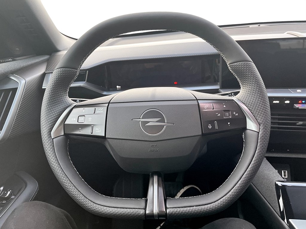 Bild på GS Hybrid 136hk - DEMO