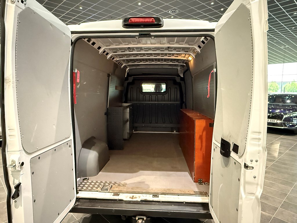 Bild på PRO+ 2.2 BHDi 165hk L3H2 - B-KAMERA, DRAG