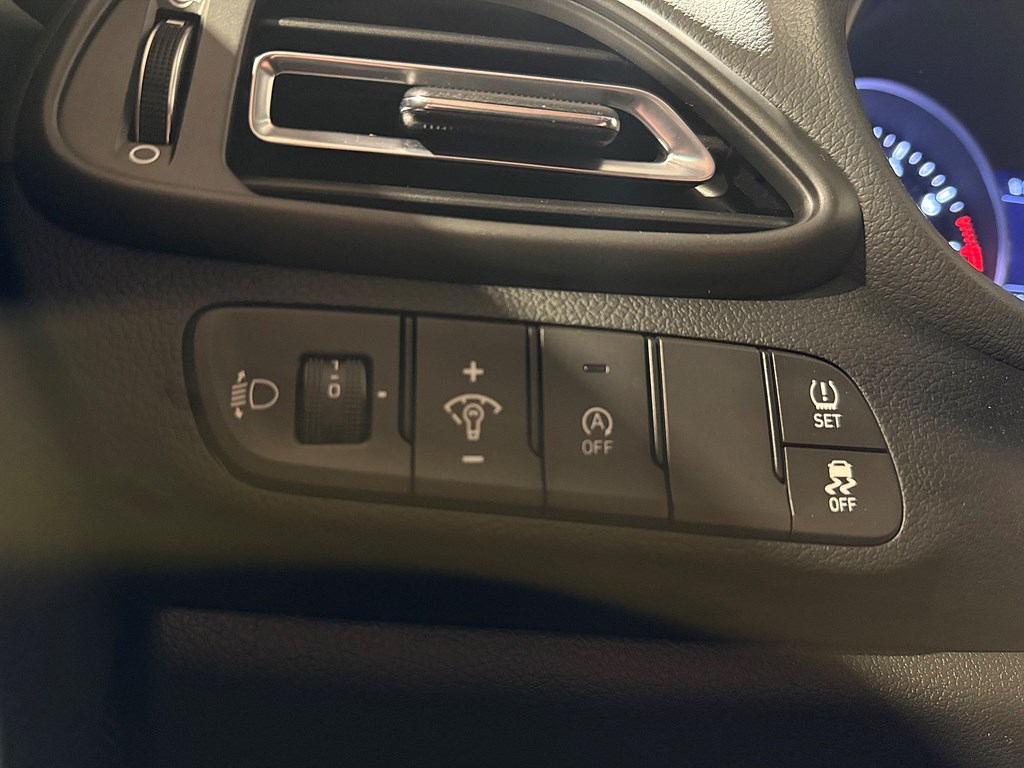 Bild på Essential 1.0 T-GDI 120hk - B-KAMERA, CARPLAY