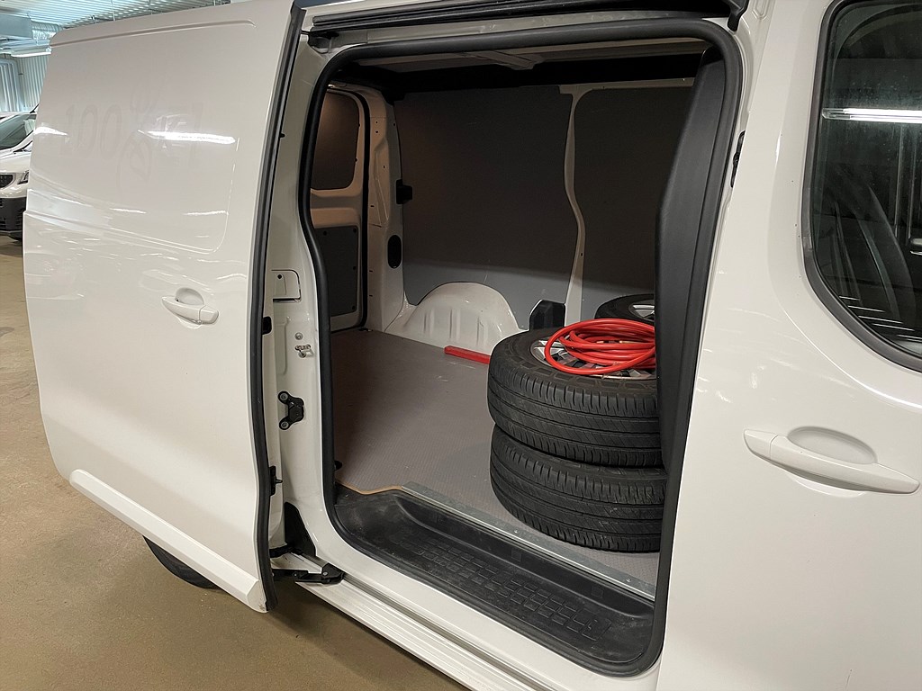 Bild på Business Premium 75kWh 136hk Aut L2 - DRAG,B-KAMERA