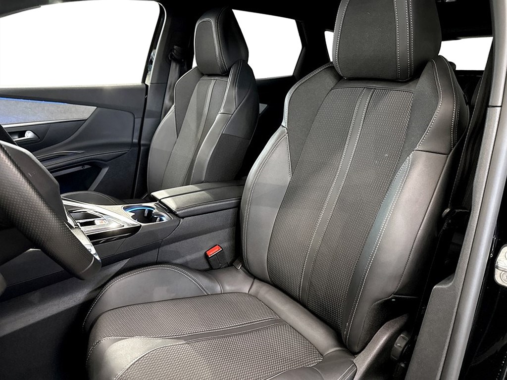 Bild på GT Black Pack 1.2 PT 130hk Aut - B-KAMERA, CARPLAY