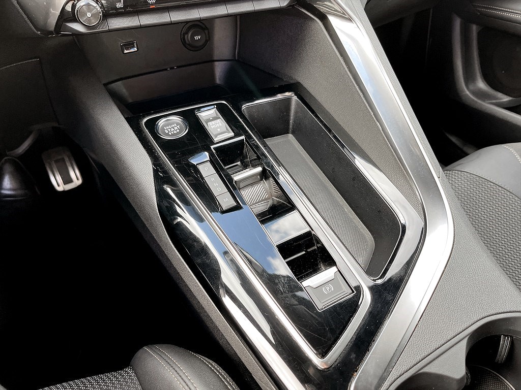 Bild på GT 1.2 PT 130hk Aut - B-KAMERA, CARPLAY