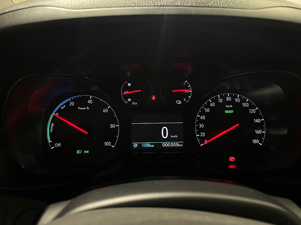 Bild på Premium 50kWh 136hk Aut L2 - DRAG,B-KAMERA,VÄRMARE
