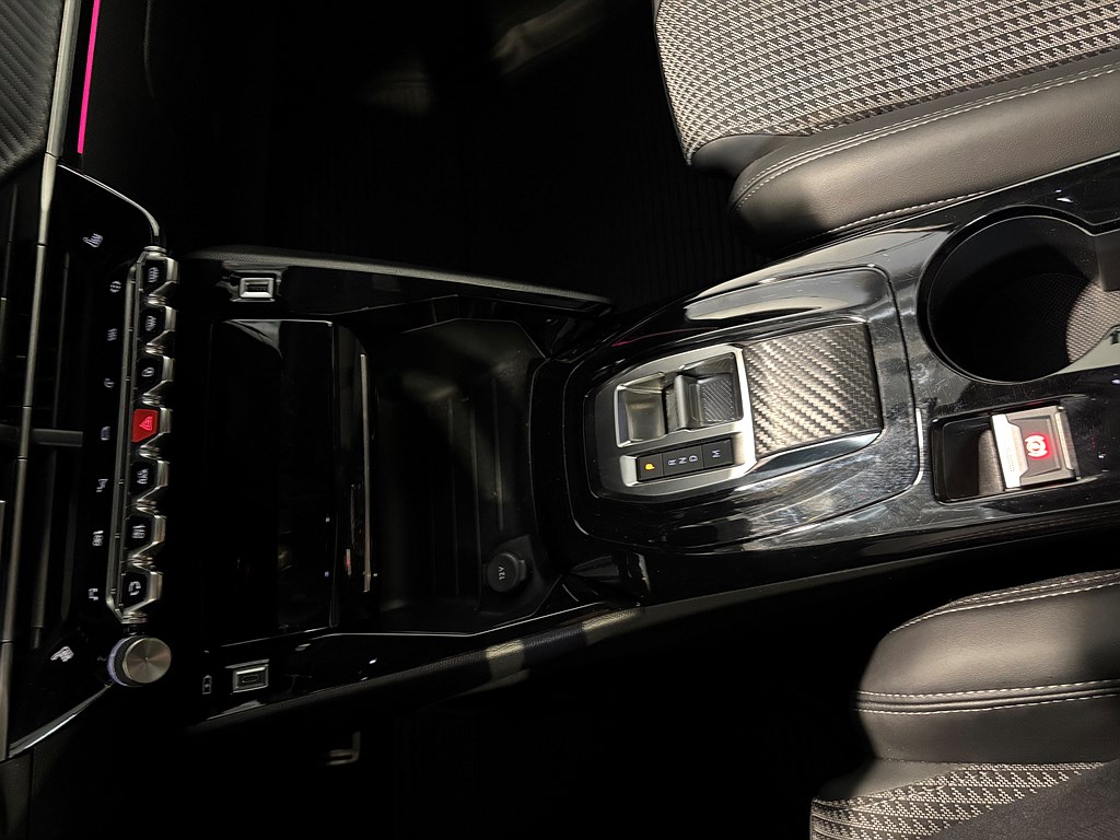 Bild på GT 1.2 PT 130hk Aut - B-KAMERA, CARPLAY, NAV
