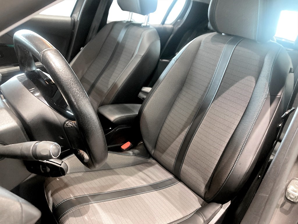 Bild på Allure 1.2 PT 100hk - CARPLAY, BACKSENSORER