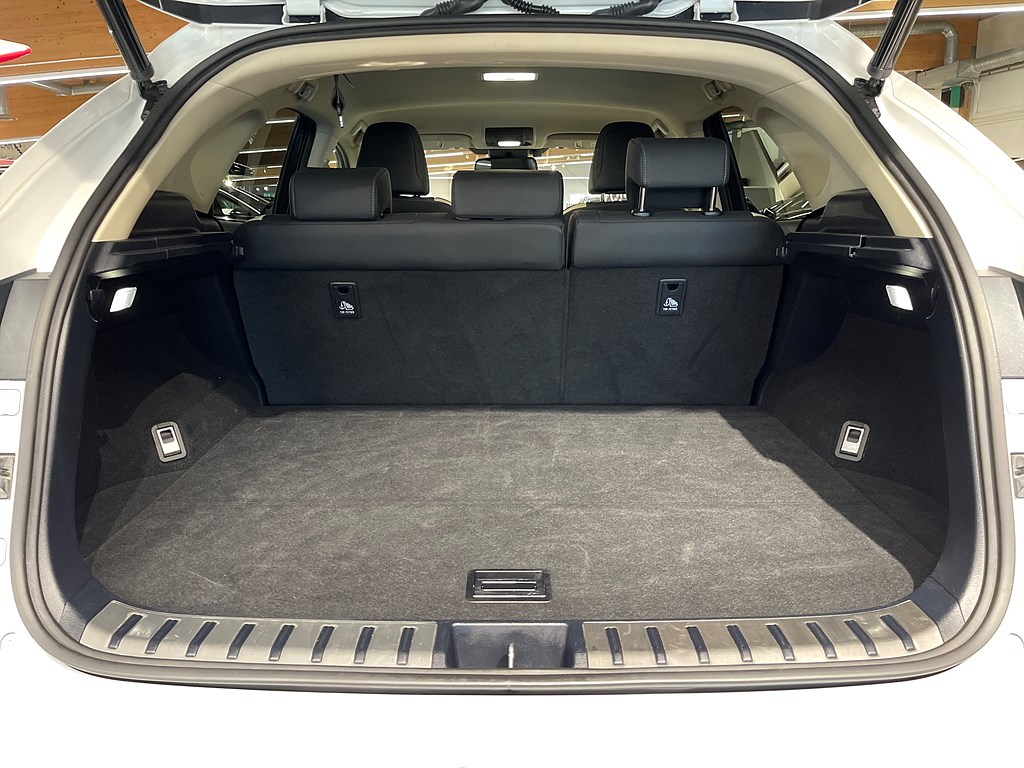 Bild på 300h AWD E-CVT Kyushi Edition 197hk Aut - NAV , BACKKAMERA