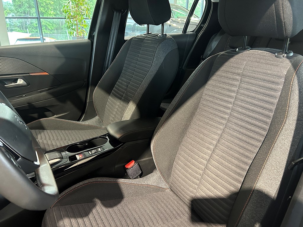 Bild på Active 50kWh 136hk Aut - CARPLAY, BACKSENSORER