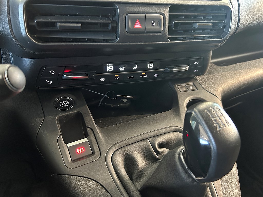 Bild på PRO+ 1.5 BHDi 76hk L1 - NYBYTT KAMREM,D-VÄRM, B-KAMERA