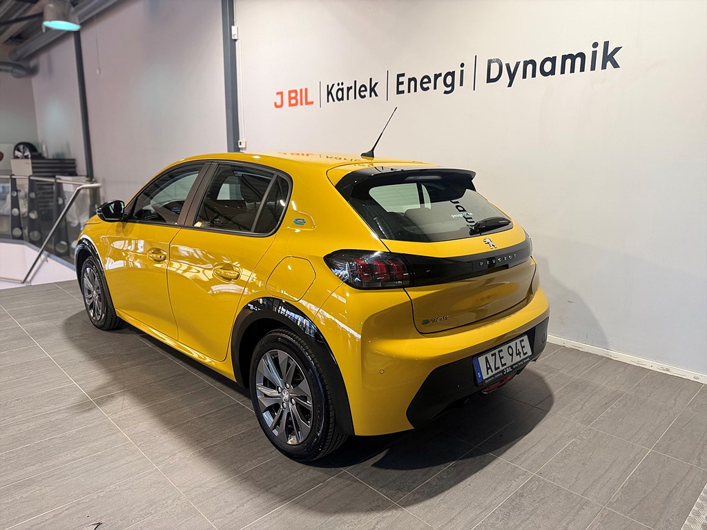 Bild på Active Pack 50kWh 136hk Aut - CARPLAY, BACKSENSORER