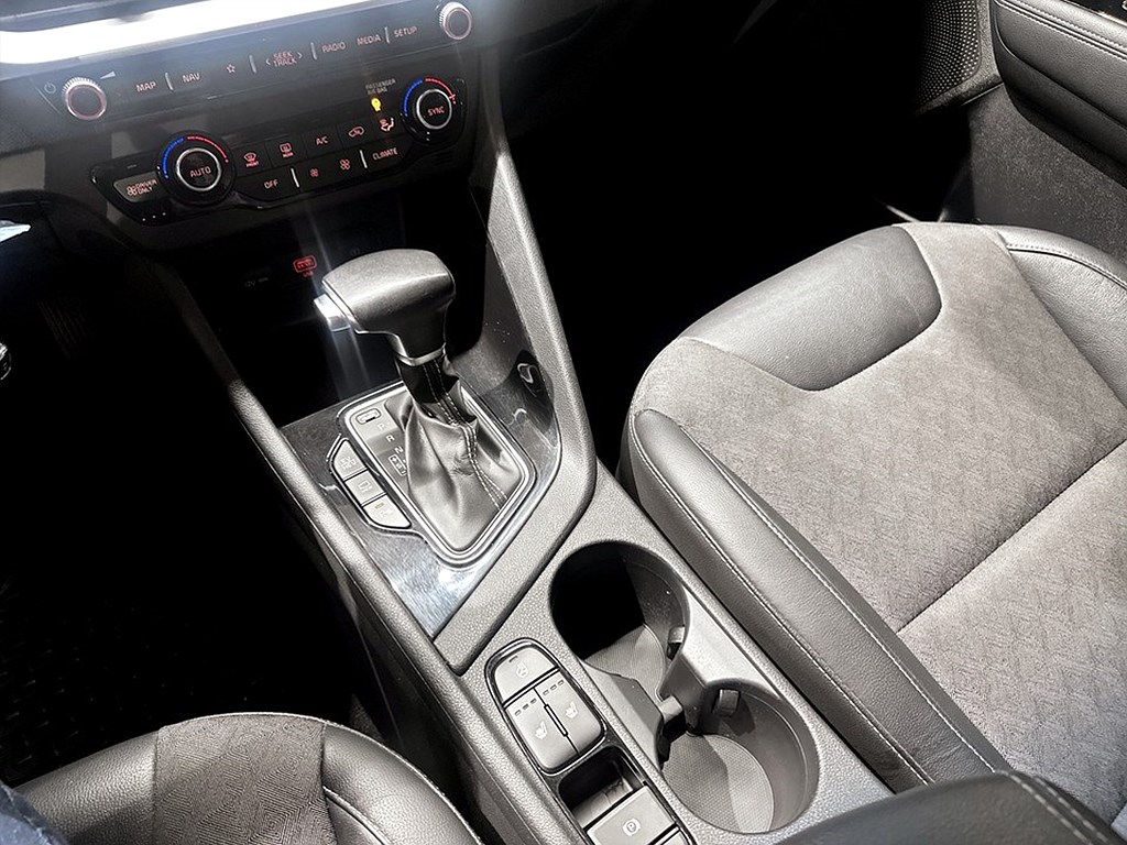 Bild på Advance Plus PHEV 1.6 141hk Aut - DRAG,M-VÄRM,B-KAM