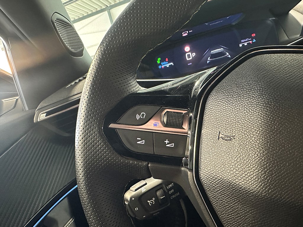 Bild på GT 1.2 PT 130hk Aut - B-KAMERA, NAV, CARPLAY