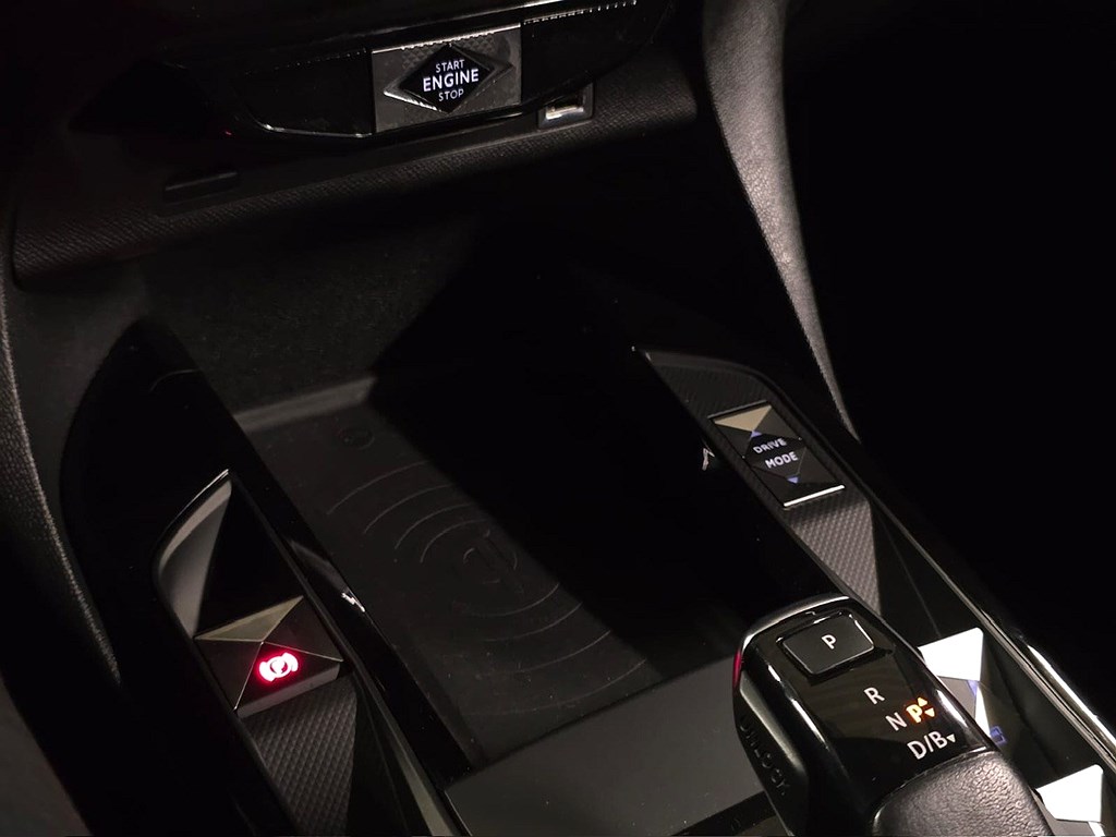 Bild på Performance line E-TENSE 136hk Aut - CARPLAY