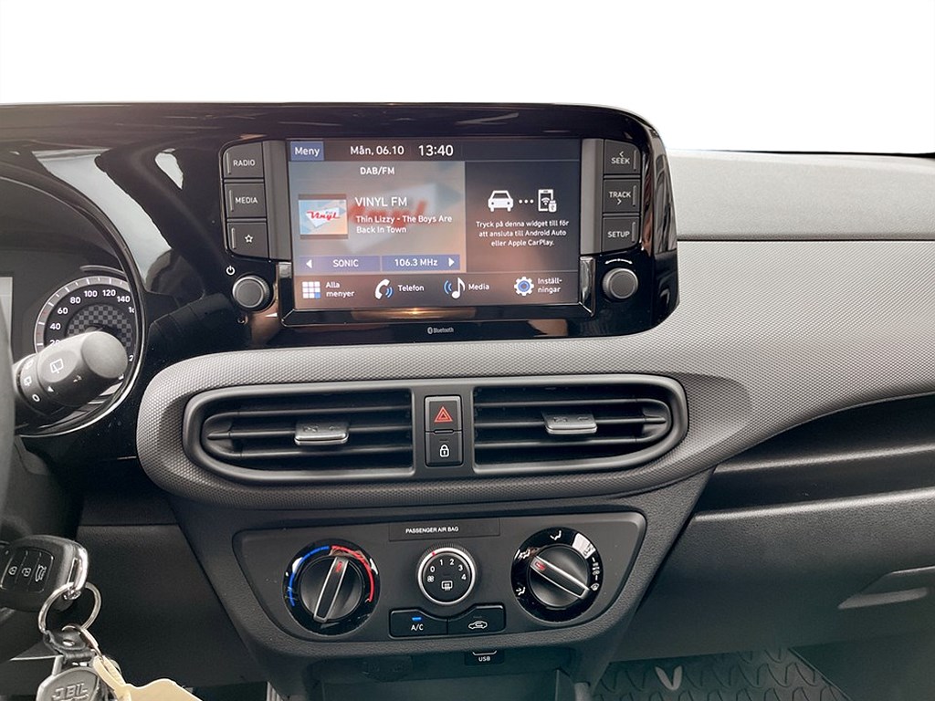 Bild på Essential 1.0 Blue 67hk Aut - CARPLAY, RATTVÄRME