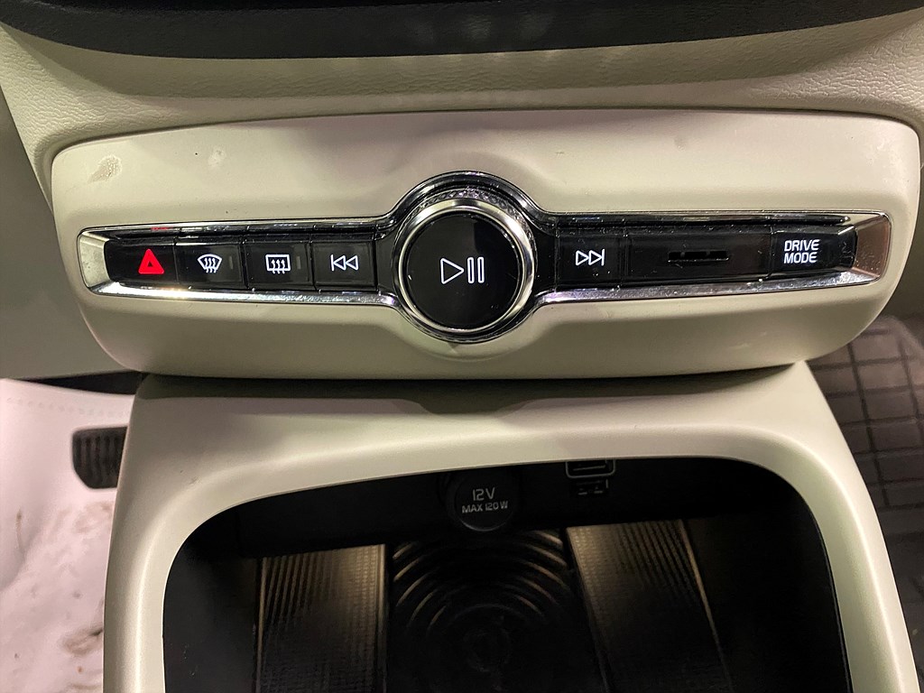 Bild på Momentum T5 250hk Aut - H/K,PANO,360-KAMERA