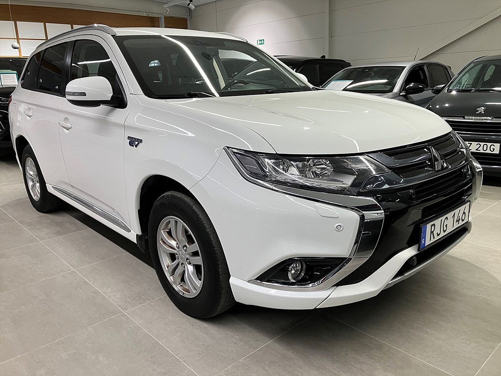 Fleet Edition PHEV CVT 203hk Aut 4WD - CARPLAY