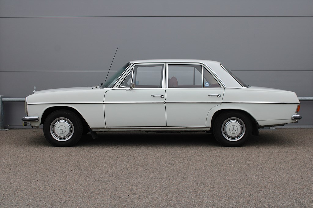 Mercedes-Benz 200