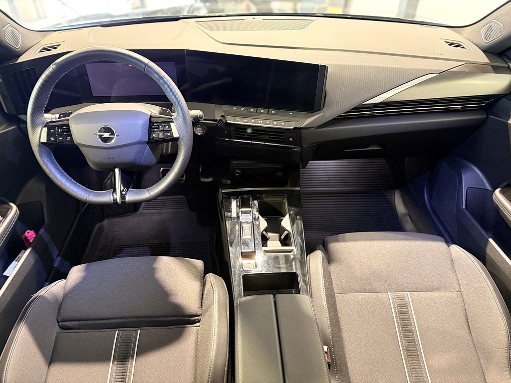 Bild på ST GS 1.2 PT 130hk Aut - B-KAMERA, CARPLAY, RATTVÄRME