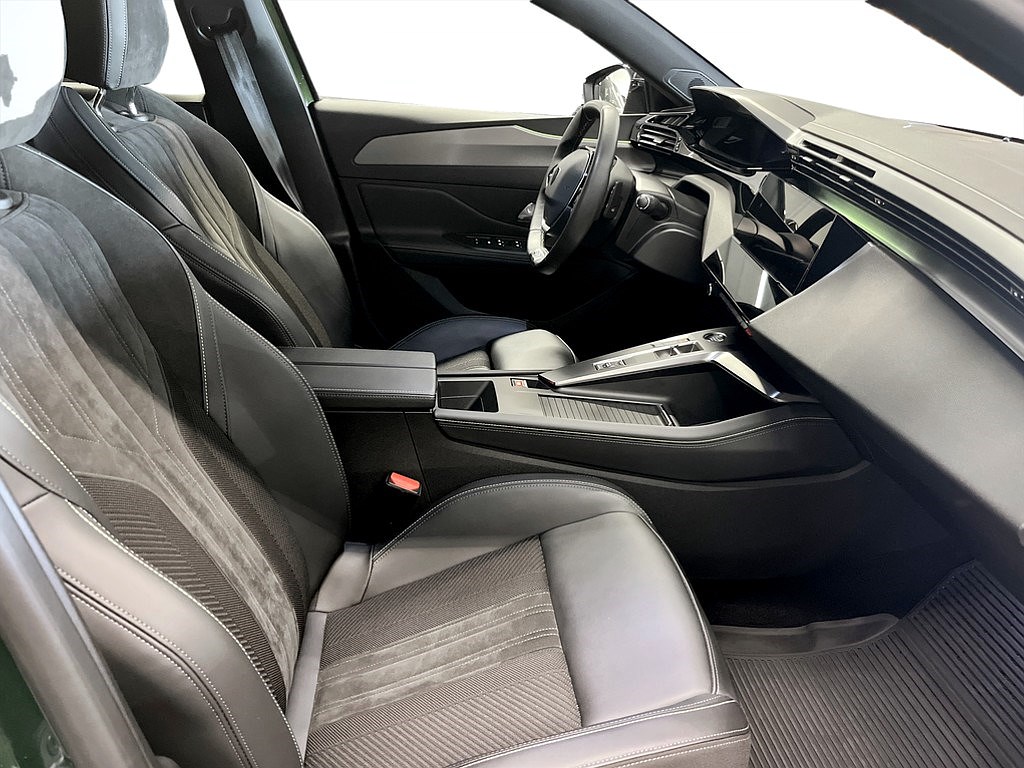 Bild på GT 1.2 PT 130hk Aut - 360-KAMERA, CARPLAY
