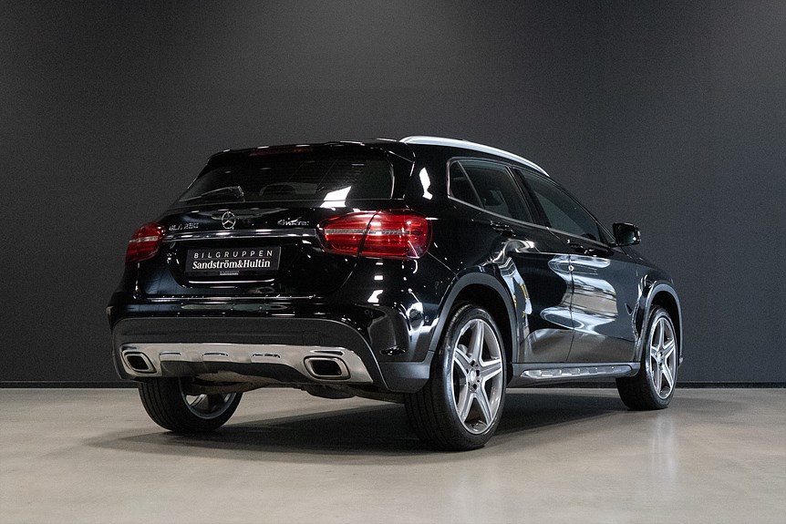 Mercedes-Benz GLA 250 4MATIC AMG 211hk