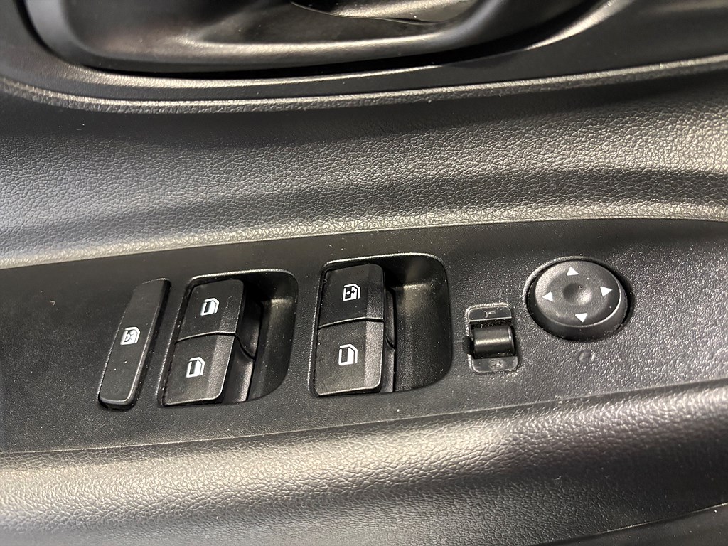 Bild på Essential 1.25 MPI 84hk - B-KAMERA, CARPLAY