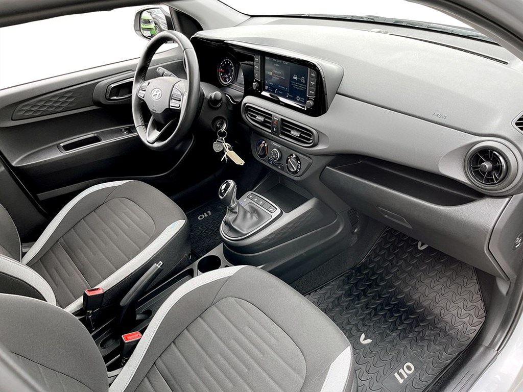 Bild på Essential 1.0 Blue 67hk Aut - CARPLAY, RATTVÄRME