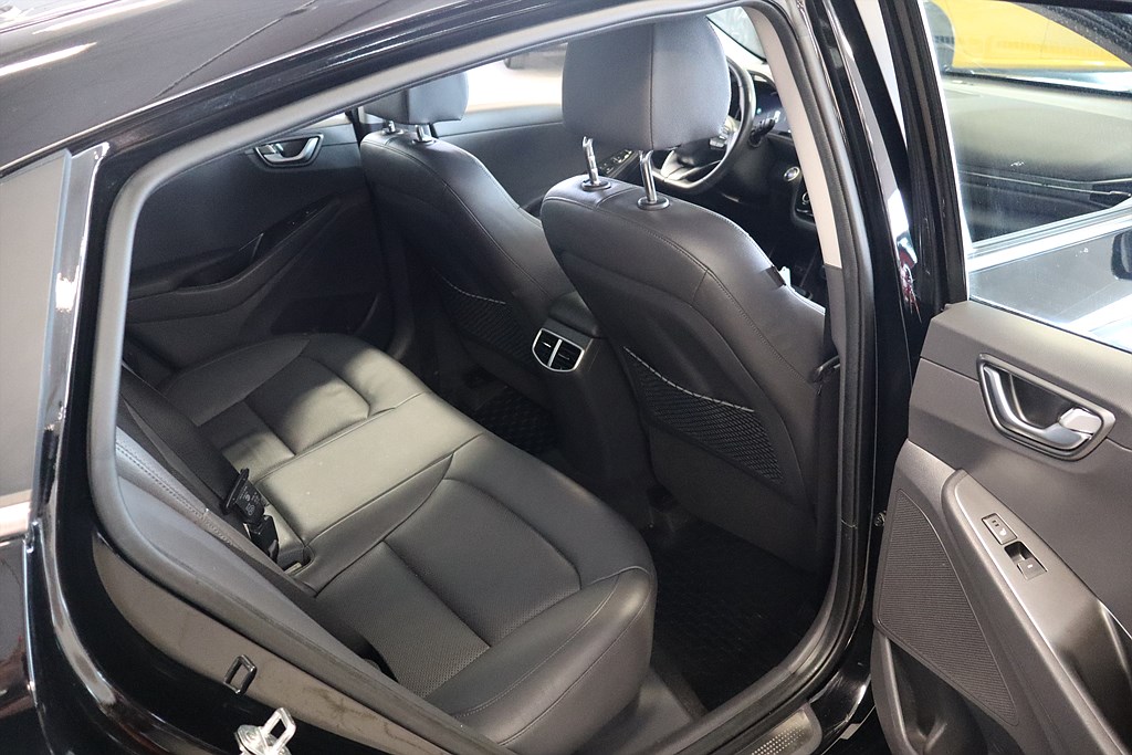 Bild på Electric Premium Plus 38.3kWh 136hk Aut - B-KAMERA, CARPLAY