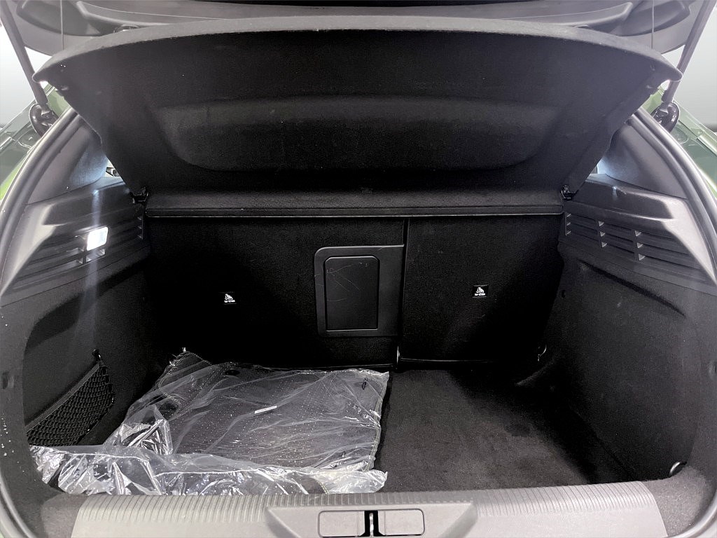 Bild på GT 1.2 PT 130hk Aut - 360-KAMERA, CARPLAY