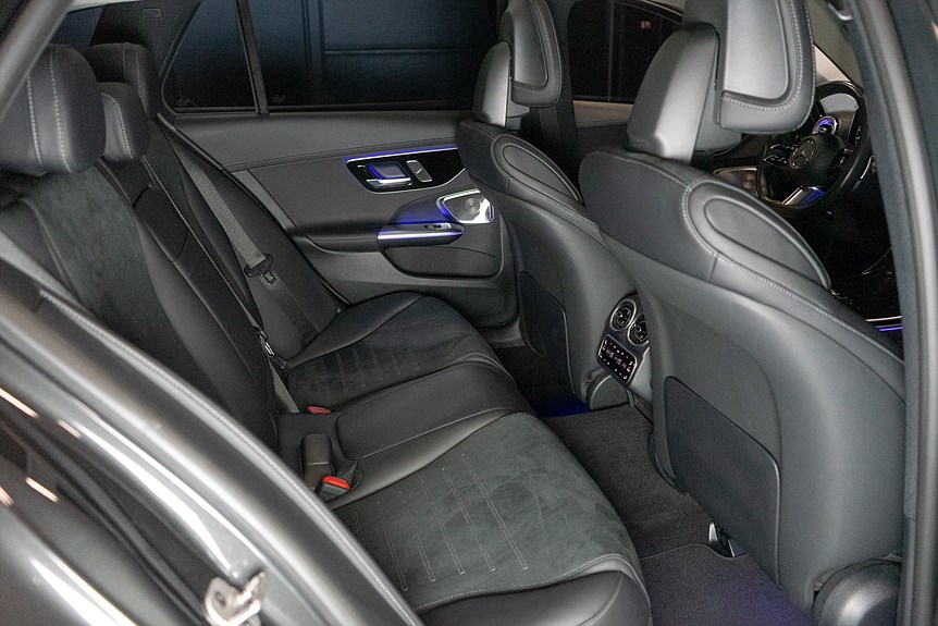 Mercedes-Benz C 300 e AMG Premium Plus paket 313hk