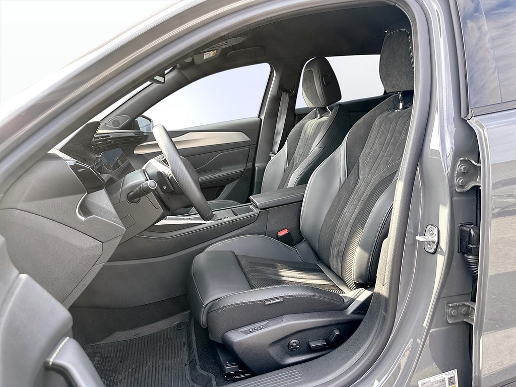 Bild på GT Hybrid 1.2 PT 136hk Aut - 360-KAMERA,CARPLAY,NAV
