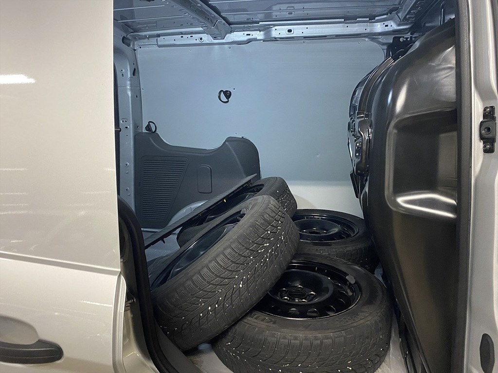 Bild på Connect 240 1.5 Ecoblue 100hk Aut L1 - B-KAMERA, DRAG