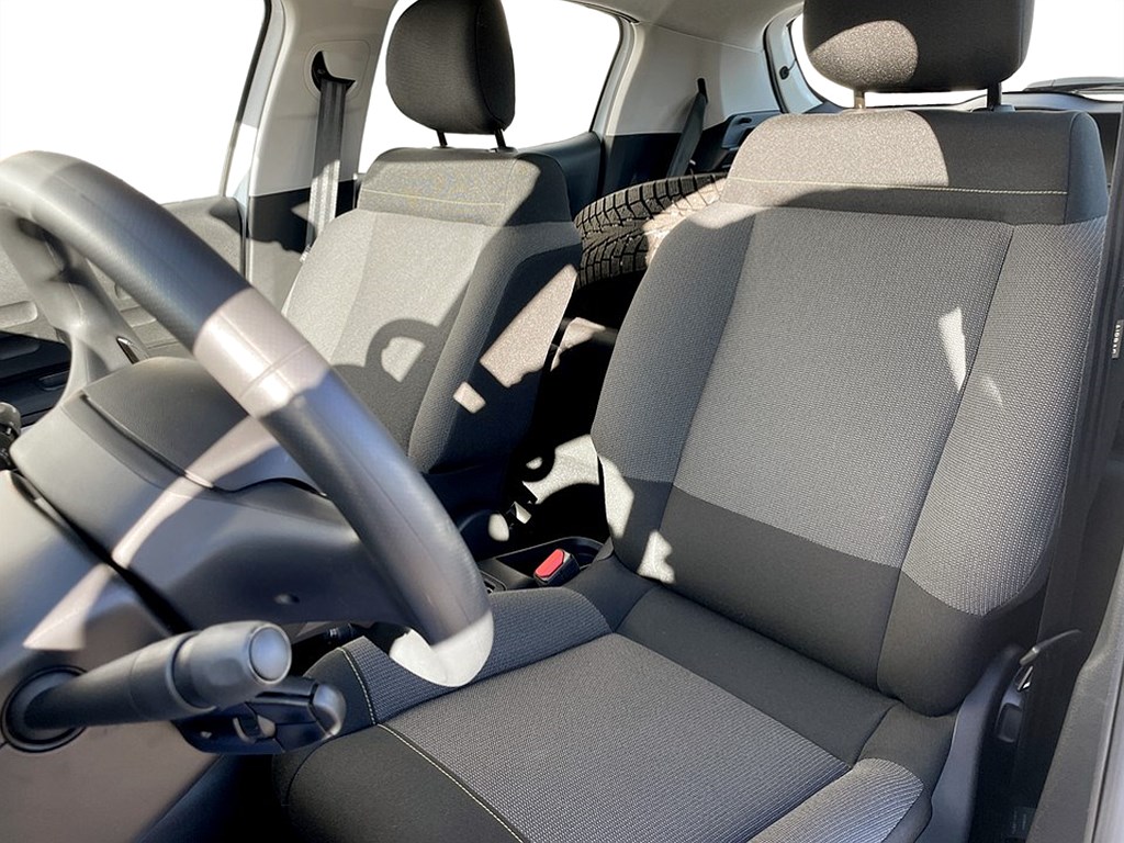 Bild på Feel 1.2 PT 82hk - CARPLAY, EN ÄGARE