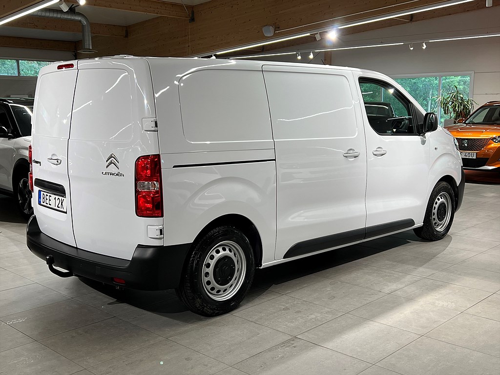 Bild på Business Premium 75kWh 136hk Aut L2 - KEYLESS,NAV,DRAG