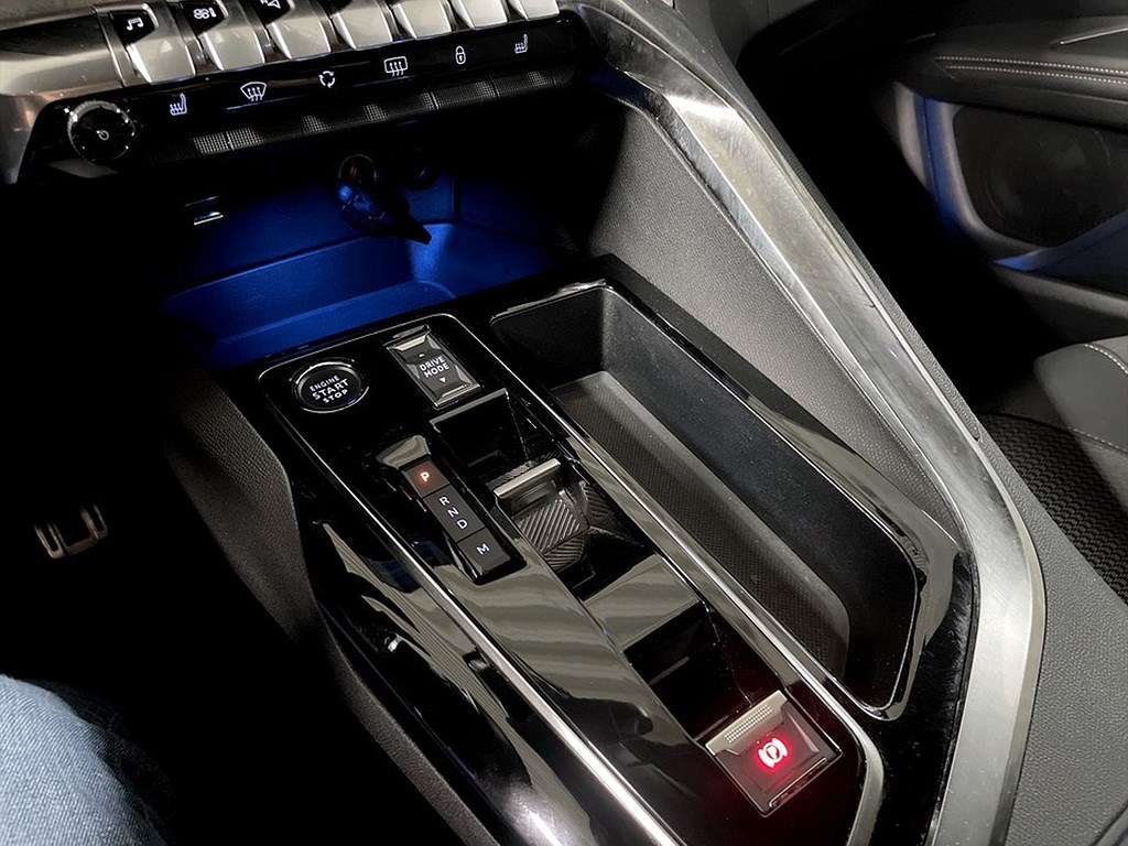 Bild på GT Black Pack 1.2 PT 130hk Aut - B-KAMERA, CARPLAY