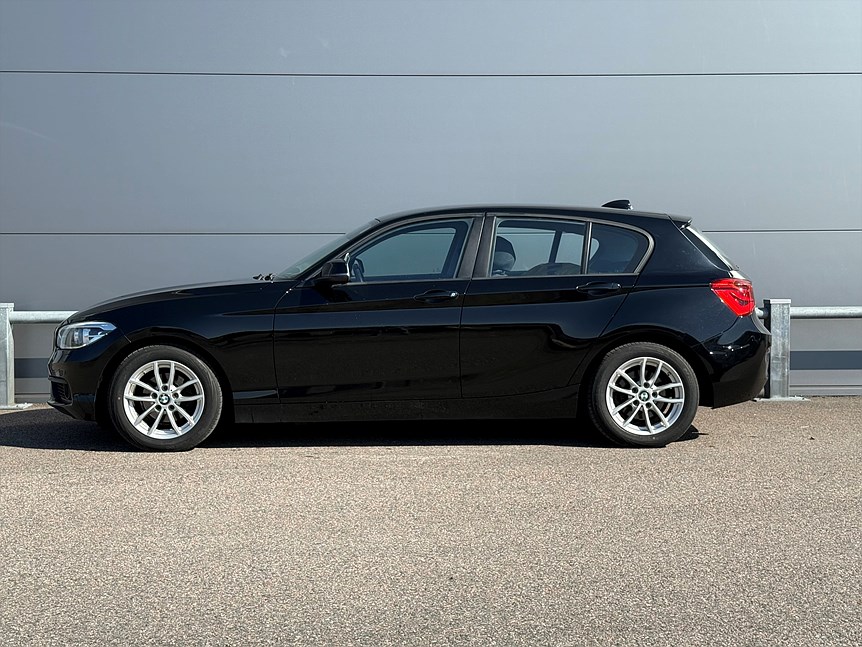 BMW 116 d 5-dörrars LED strålkastare / M Sport stolar / Facelift