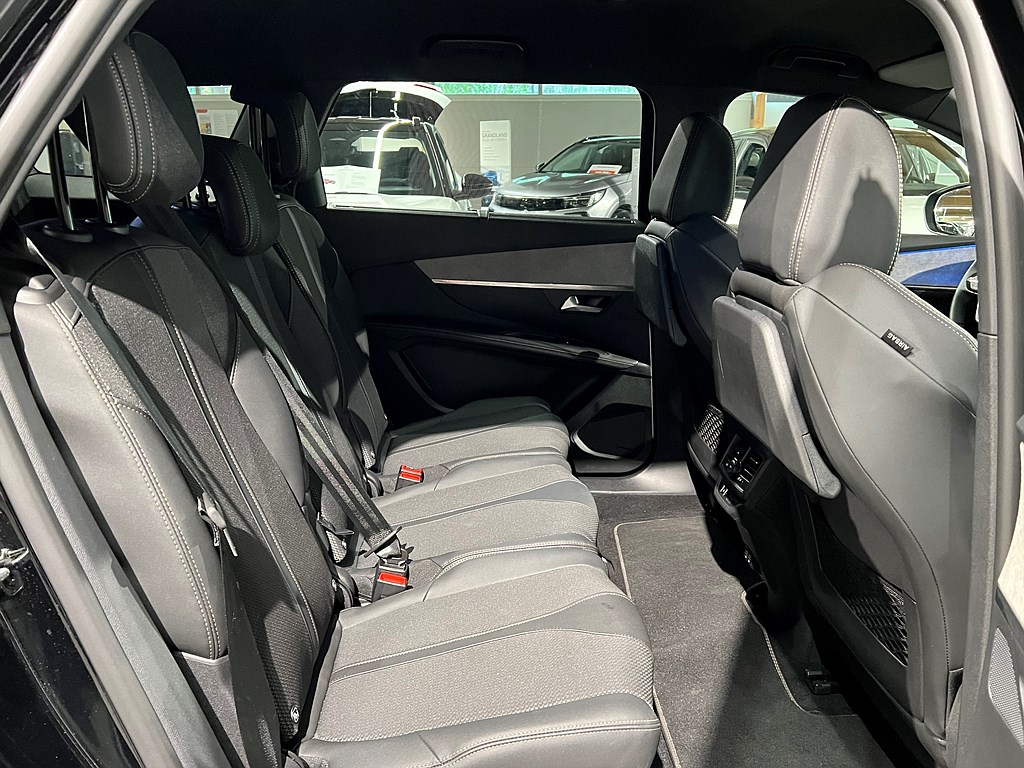 Bild på GT Black Pack 1.2 PT 130hk Aut - NAV, CARPLAY, M-BAKLUCKA