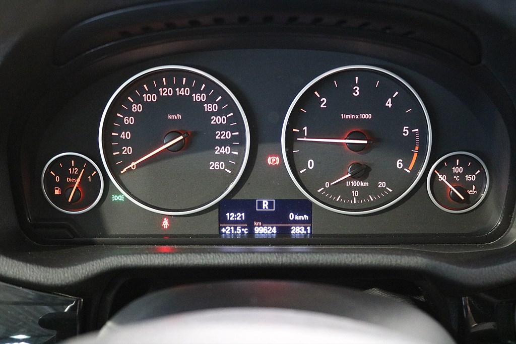 Bild på xDrive20d Light 190hk Steptronic - DRAG, P-SENSORER