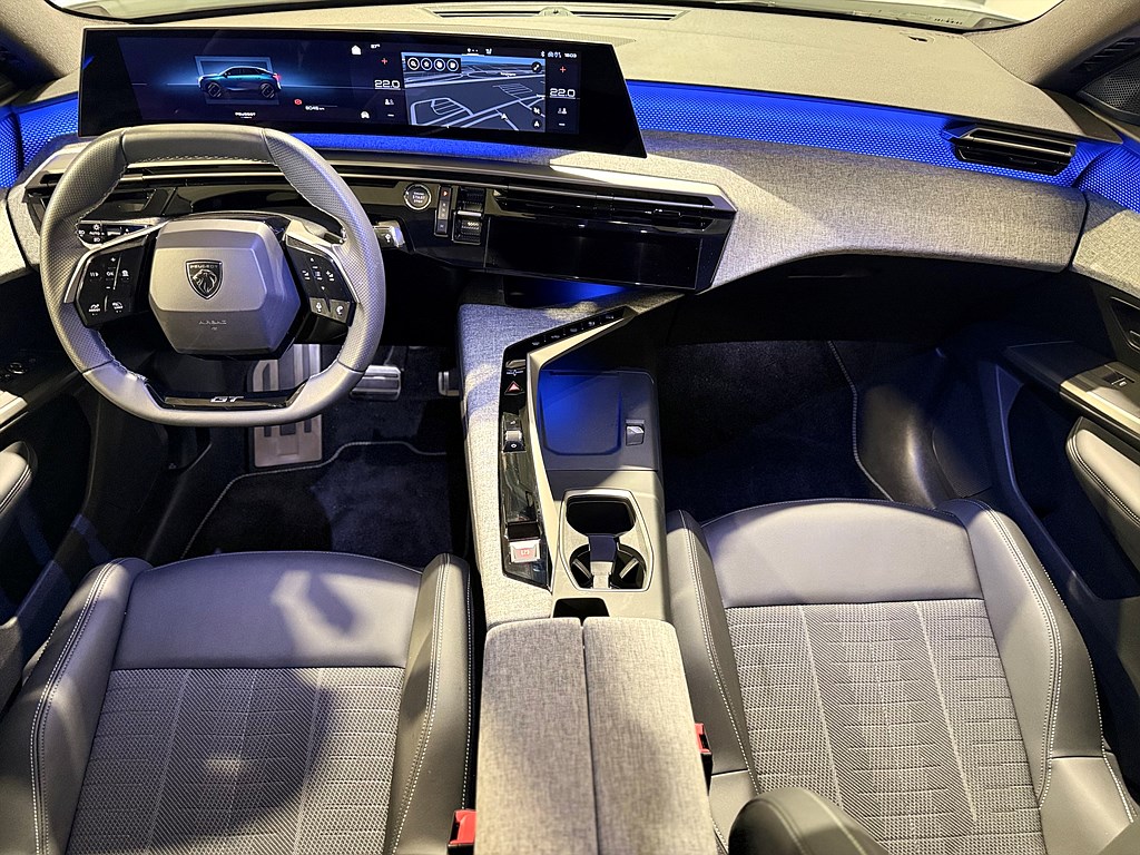 Bild på GT Hybrid 145hk Aut - B-KAMERA,RATTVÄRME,CARPLAY