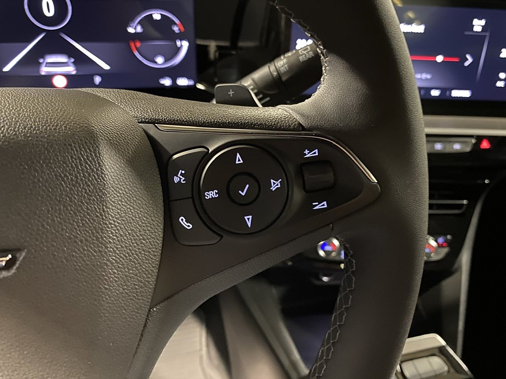 Bild på Ultimate 1.2 PT 130hk Aut - RATTVÄRME, CARPLAY