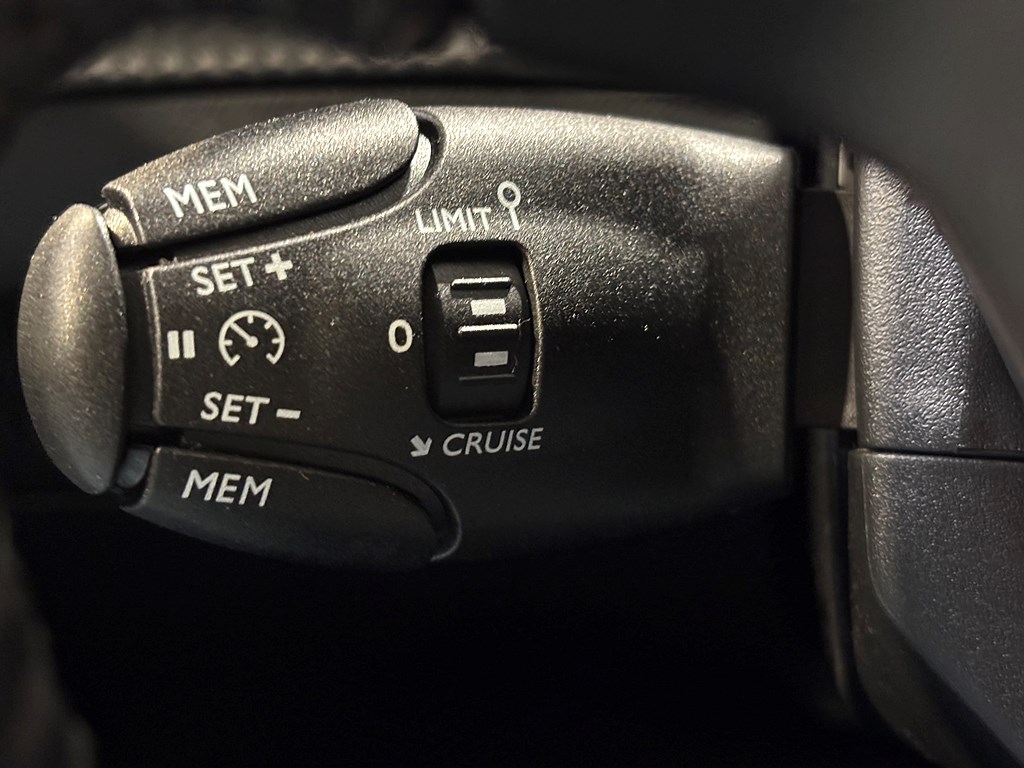 Bild på Active Pack 1.2 PT 100hk - CARPLAY, BACKSENSORER