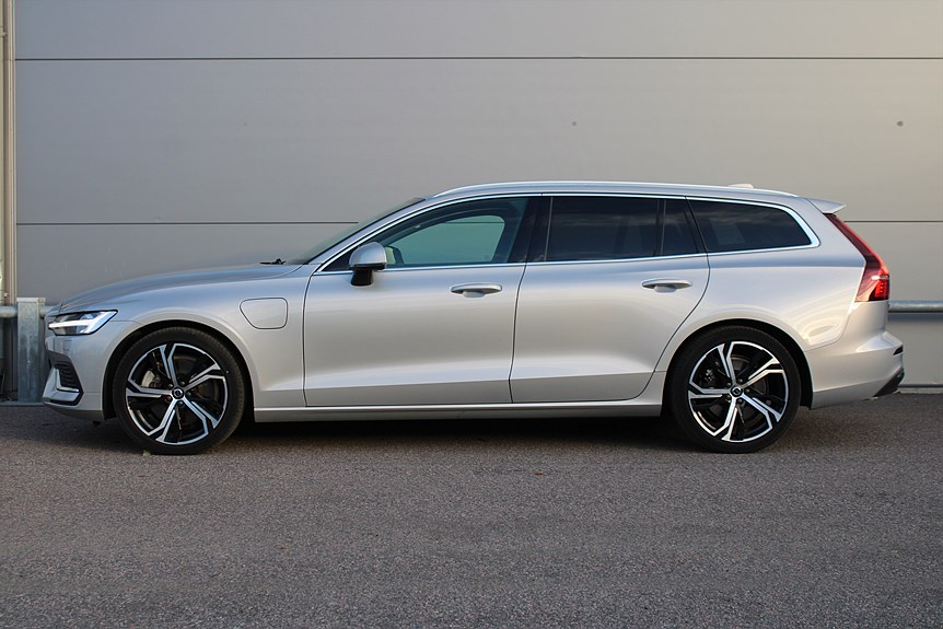 Volvo V60 Recharge T6 AWD Läder Drag Moms