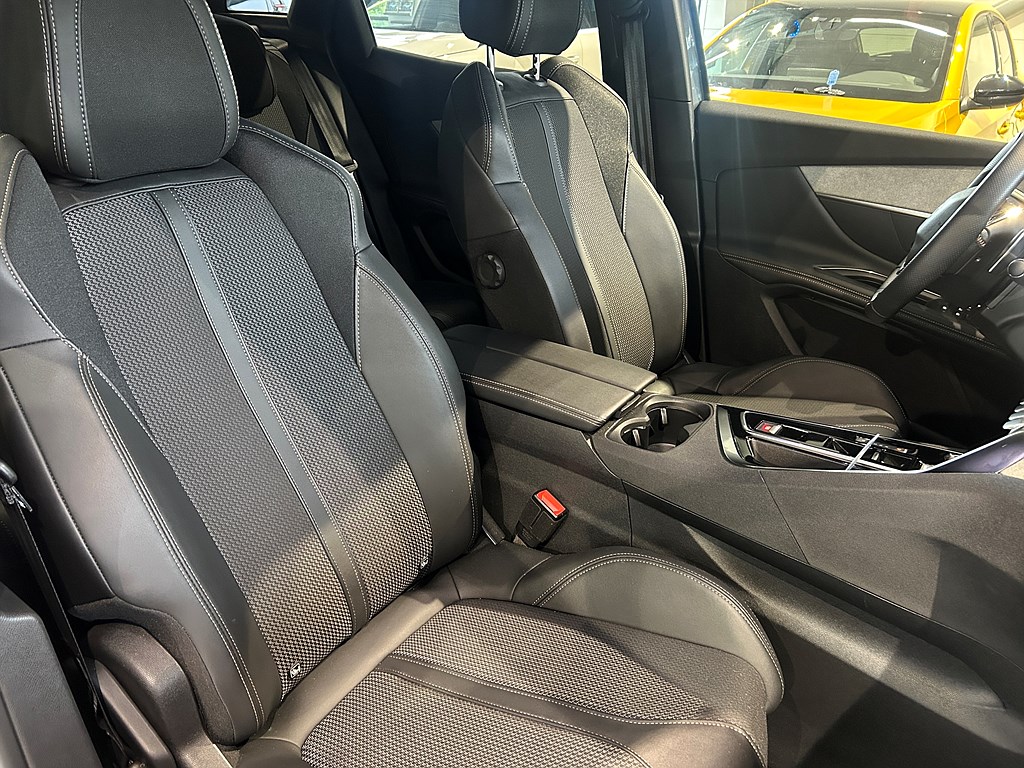 Bild på GT 1.2 PT 130hk Aut - B-KAMERA,NAVI,CARPLAY