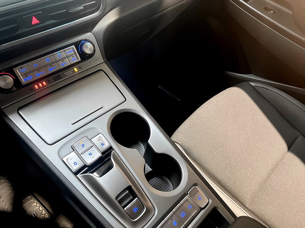 Bild på Essential 39.2 kWh 136hk Aut - B-KAMERA, CARPLAY