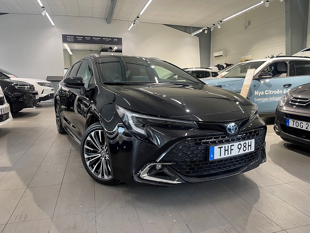 Bild på Touring Style Sports Hybrid e-CVT 140hk Aut - B-KAMERA, CARPLAY
