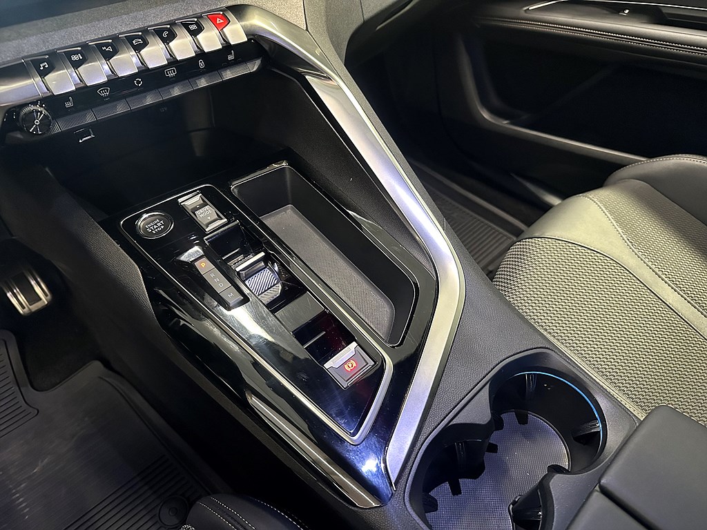 Bild på GT 1.2 PT 130hk Aut - B-KAMERA, CARPLAY