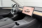 Tesla Model Y Standard Range RWD Dragkrok / Panorama / MOMS