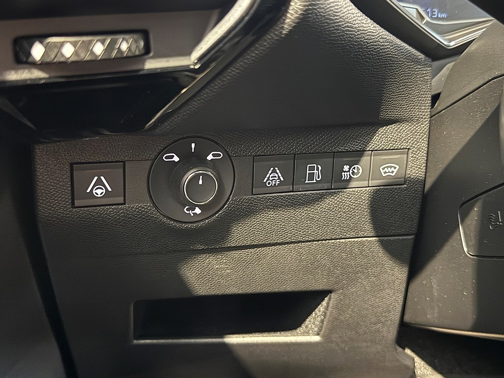 Bild på E-Tense Performance Business 300hk Aut 4x4 - BKAMERA,CARPLAY